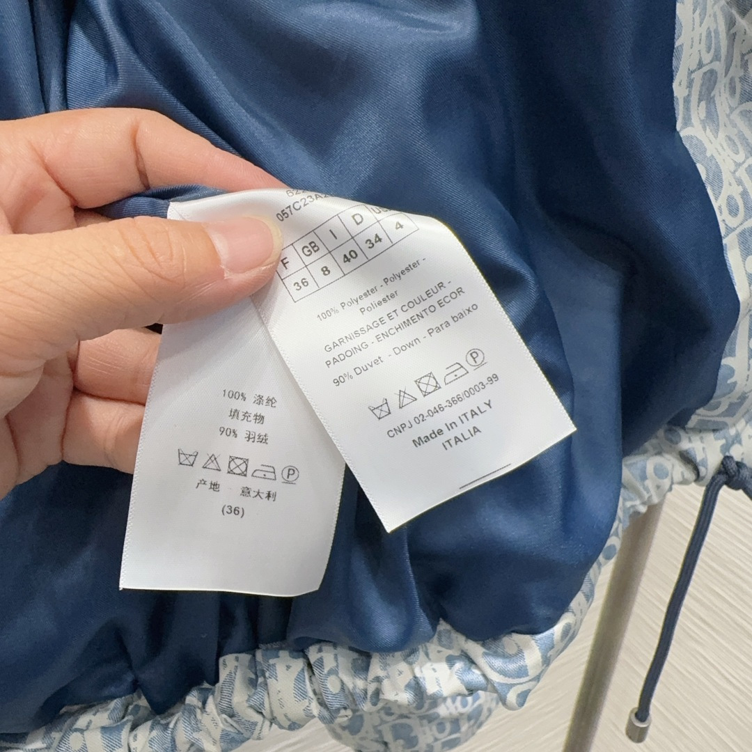 🛍️ Christian Dio* 👑2025FW新款羽绒外套 90白鸭绒 整体保暖效果拉满，常规款羽绒