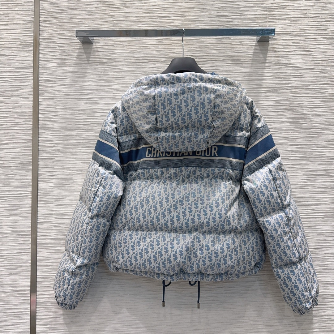 🛍️ Christian Dio* 👑2025FW新款羽绒外套 90白鸭绒 整体保暖效果拉满，常规款羽绒