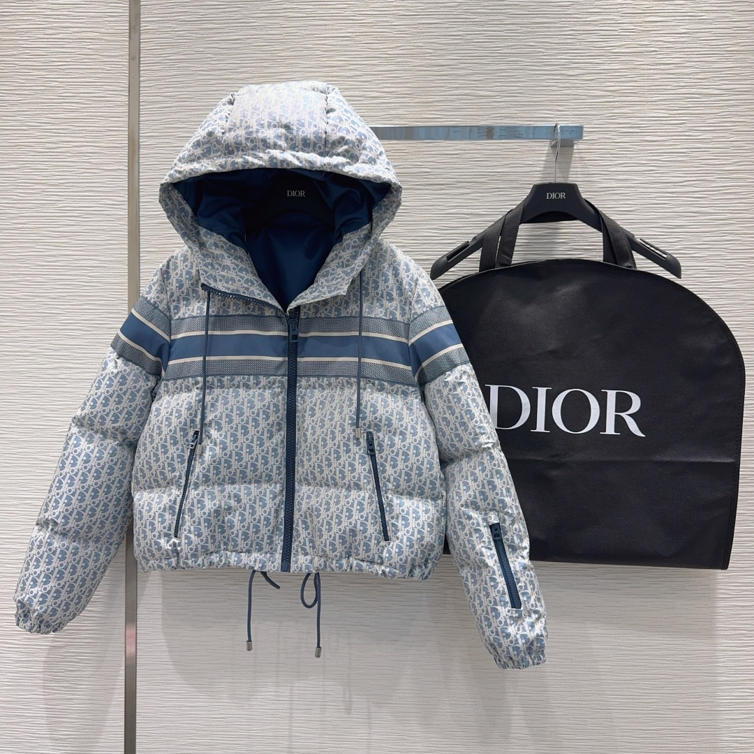 🛍️ Christian Dio* 👑2025FW新款羽绒外套 90白鸭绒 整体保暖效果拉满，常规款羽绒