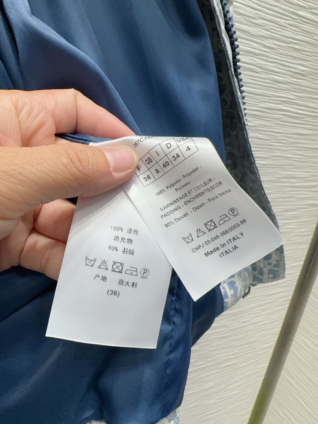 🛍️ Christian Dio* 👑2025FW新款羽绒外套 90白鸭绒 整体保暖效果拉满，常规款羽绒