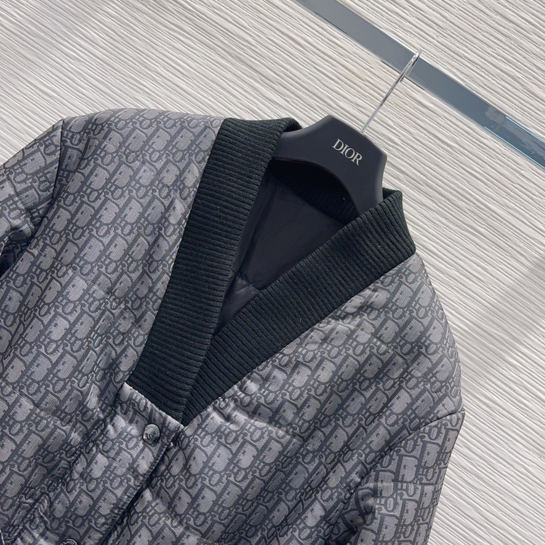 🛍️ Christian Dio* 👑2025FW新款棉外套 印花面料 经典又有型 各种都能完美驾驭~高