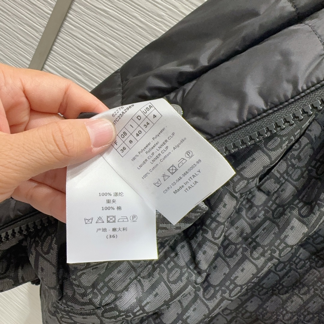 🛍️ Christian Dio* 👑2025FW新款棉外套 印花面料 经典又有型 各种都能完美驾驭～高