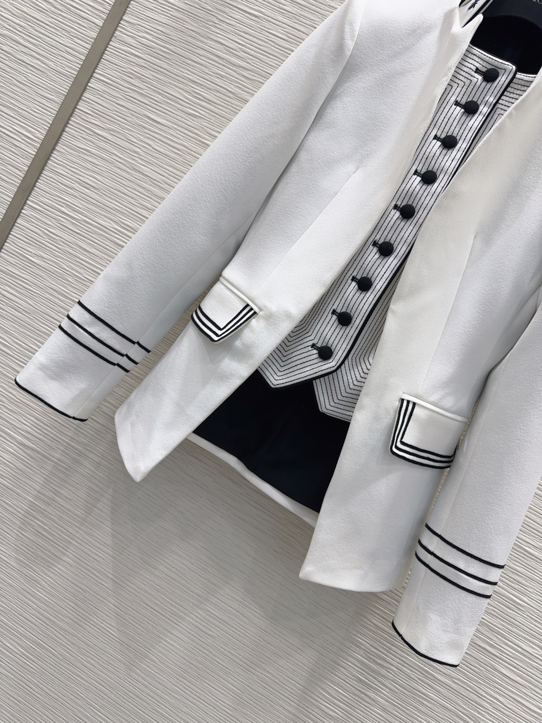 🛍️ Christian Dio* 👑2026早秋新款外套 上身就是满满的时髦高级感自带气场 面料质感很