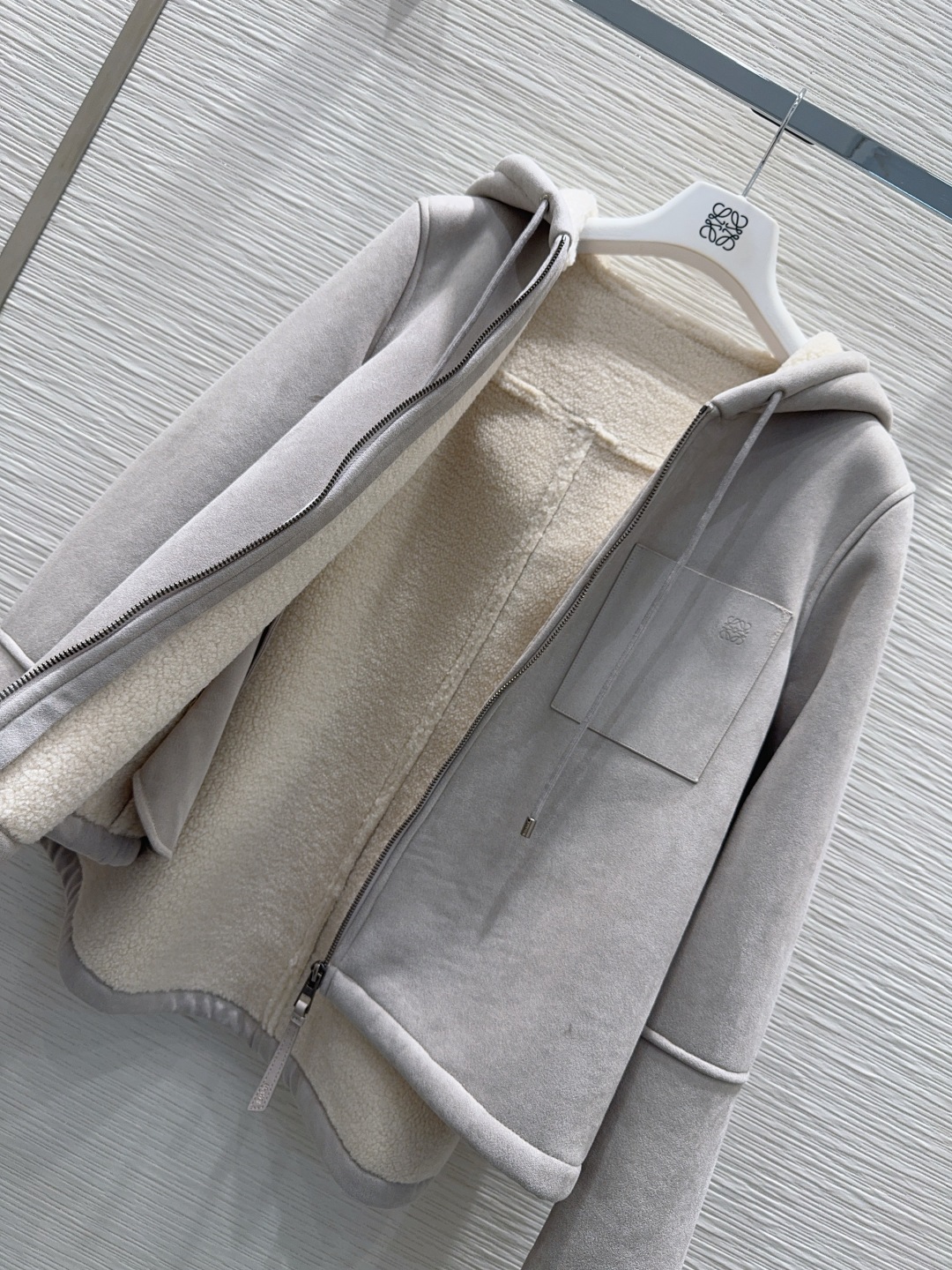 🛍️ Loe w*e 👑2025FW新款外套 时髦低调气质又奢华高级！版型百搭不挑人，定制科技面料 做工