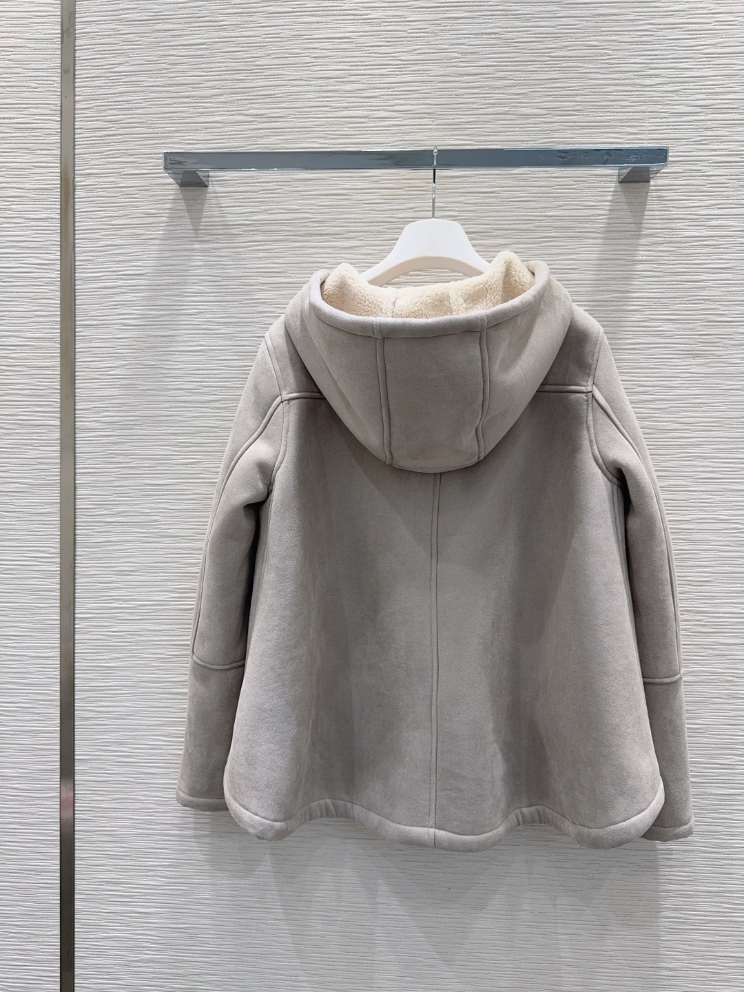 🛍️ Loe w*e 👑2025FW新款外套 时髦低调气质又奢华高级！版型百搭不挑人，定制科技面料 做工