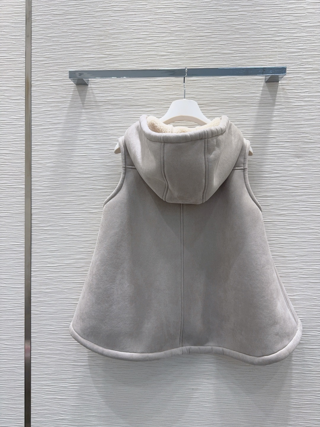 🛍️ Loe w*e 👑2025FW新款外套 时髦低调气质又奢华高级！版型百搭不挑人，定制科技面料 做工