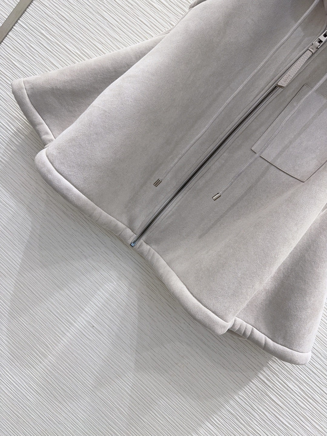 🛍️ Loe w*e 👑2025FW新款外套 时髦低调气质又奢华高级！版型百搭不挑人，定制科技面料 做工