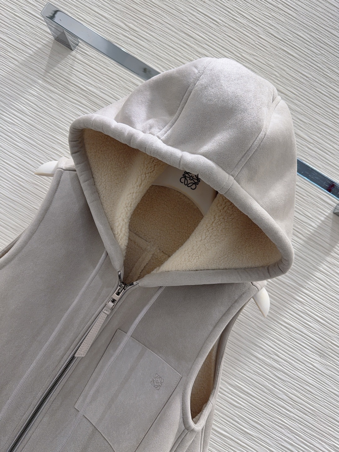 🛍️ Loe w*e 👑2025FW新款外套 时髦低调气质又奢华高级！版型百搭不挑人，定制科技面料 做工