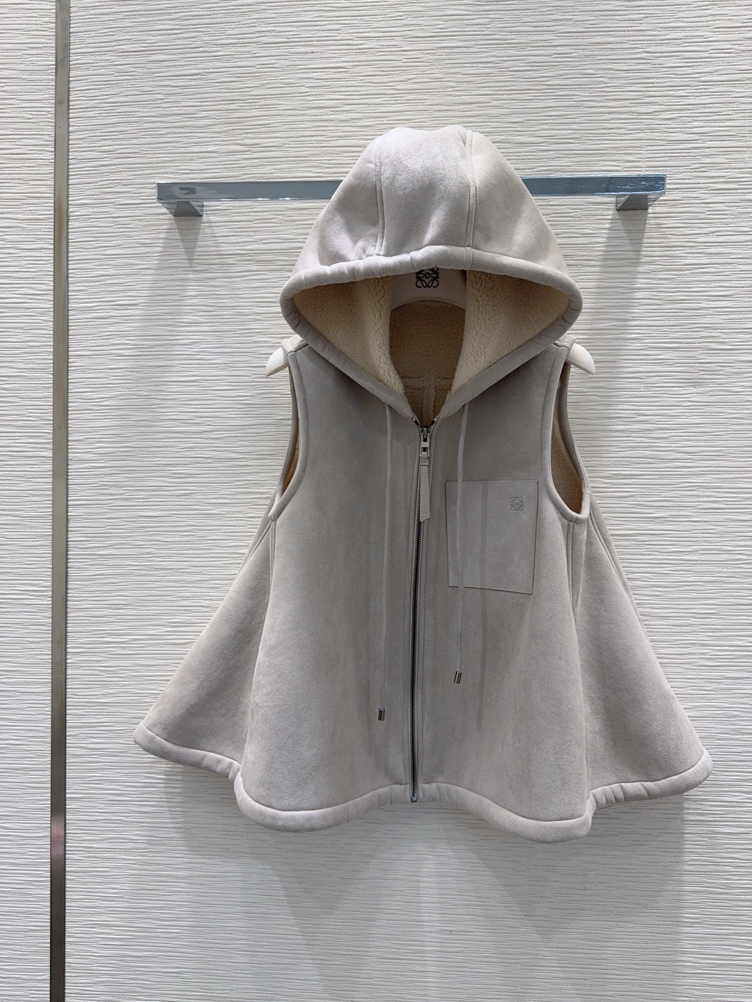 🛍️ Loe w*e 👑2025FW新款外套 时髦低调气质又奢华高级！版型百搭不挑人，定制科技面料 做工