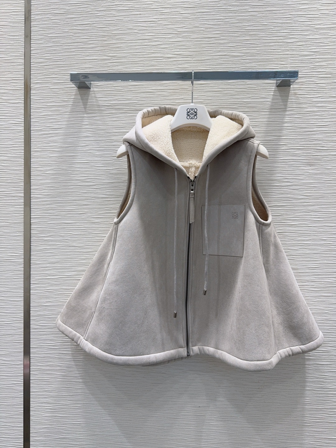 🛍️ Loe w*e 👑2025FW新款外套 时髦低调气质又奢华高级！版型百搭不挑人，定制科技面料 做工