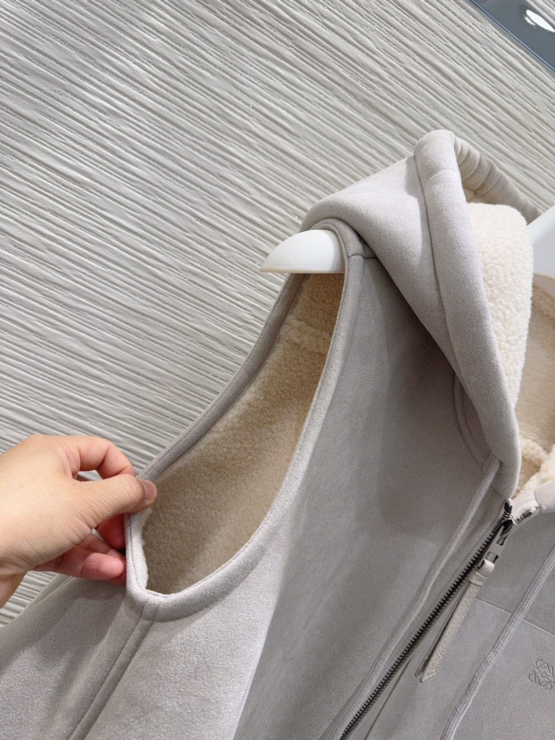 🛍️ Loe w*e 👑2025FW新款外套 时髦低调气质又奢华高级！版型百搭不挑人，定制科技面料 做工