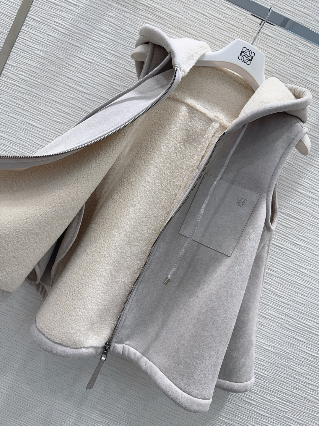 🛍️ Loe w*e 👑2025FW新款外套 时髦低调气质又奢华高级！版型百搭不挑人，定制科技面料 做工