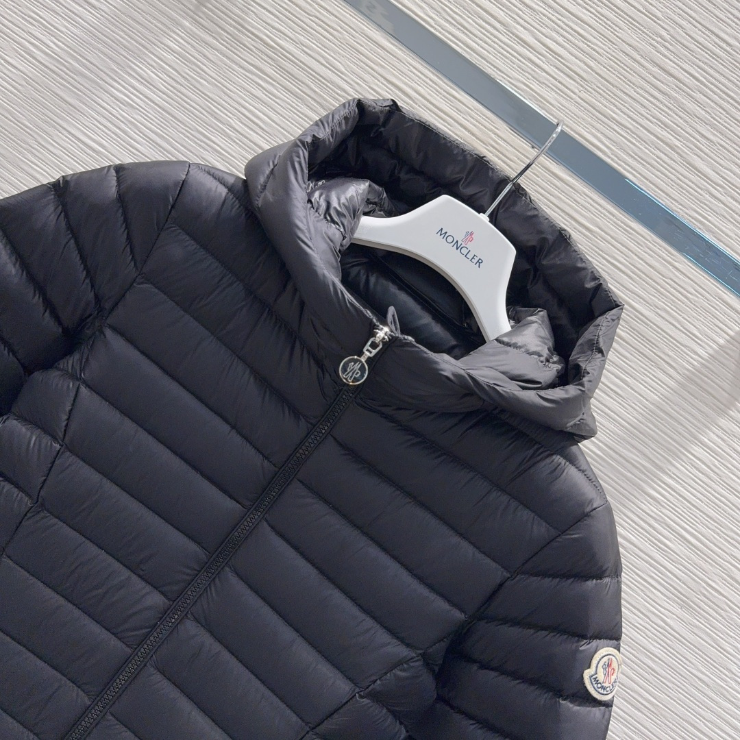 🛍️Moncle*👑2025FW新款羽绒外套 【鹅绒】 整体保暖效果拉满，独特设计款羽绒服 休闲时尚，经