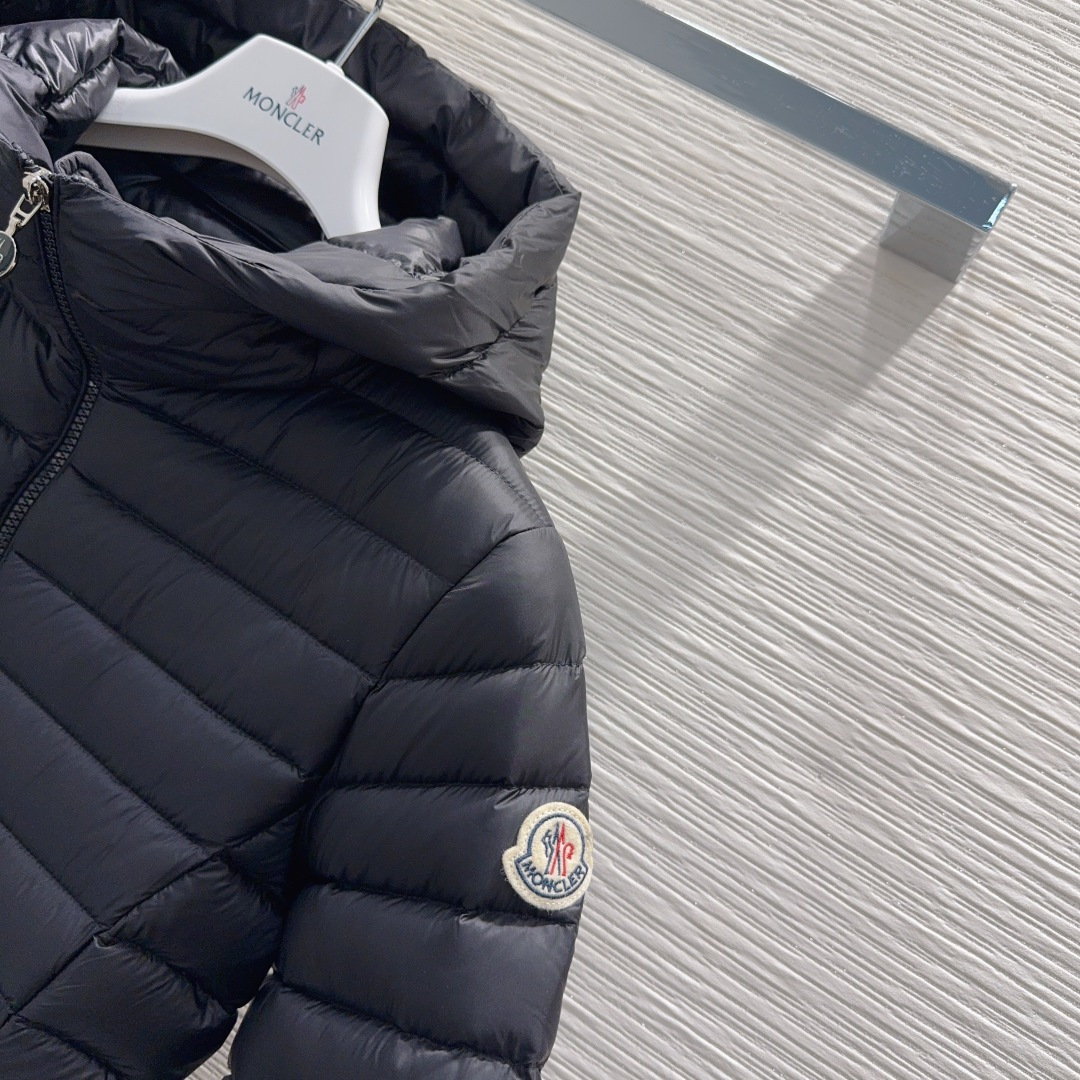 🛍️Moncle*👑2025FW新款羽绒外套 【鹅绒】 整体保暖效果拉满，独特设计款羽绒服 休闲时尚，经