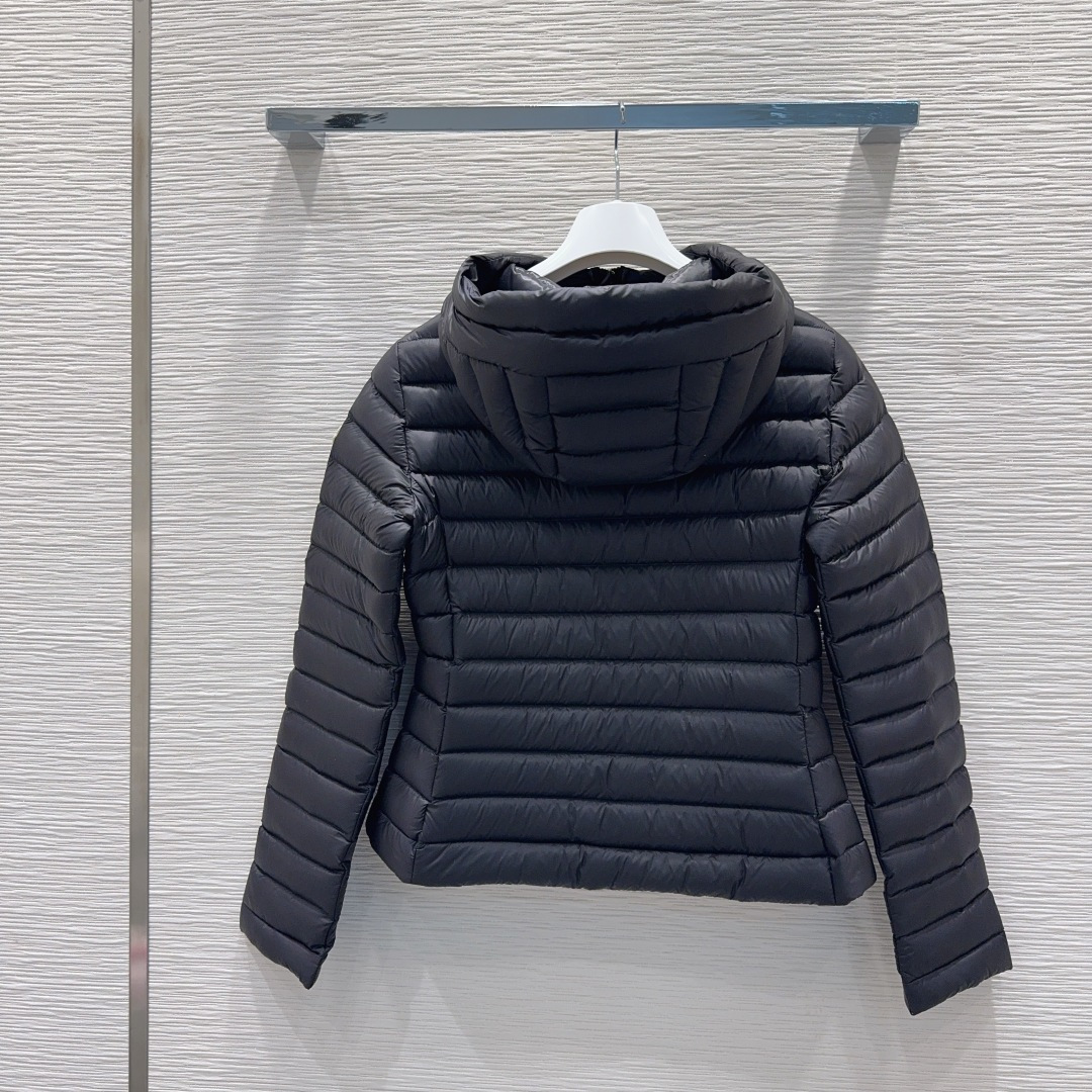 🛍️Moncle*👑2025FW新款羽绒外套 【鹅绒】 整体保暖效果拉满，独特设计款羽绒服 休闲时尚，经