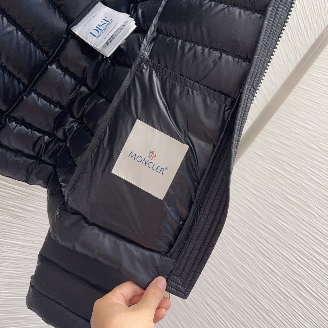 🛍️Moncle*👑2025FW新款羽绒外套 【鹅绒】 整体保暖效果拉满，独特设计款羽绒服 休闲时尚，经