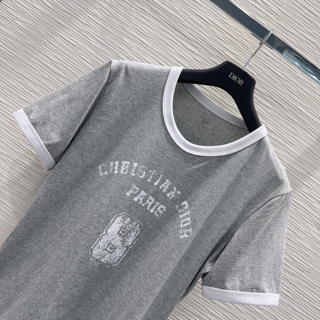 🛍️ Christian Dio* 👑2025FW新款T恤 密度很高手感超好 真的费劲心血的一款！！细节