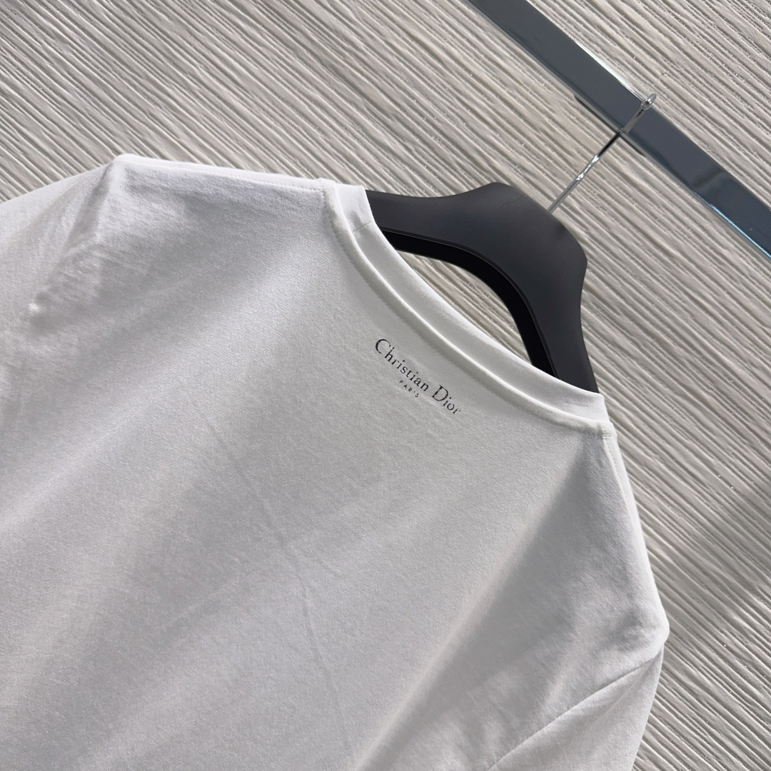 🛍️ Christian Dio* 👑2025FW新款T恤 密度很高手感超好 真的费劲心血的一款！！细节