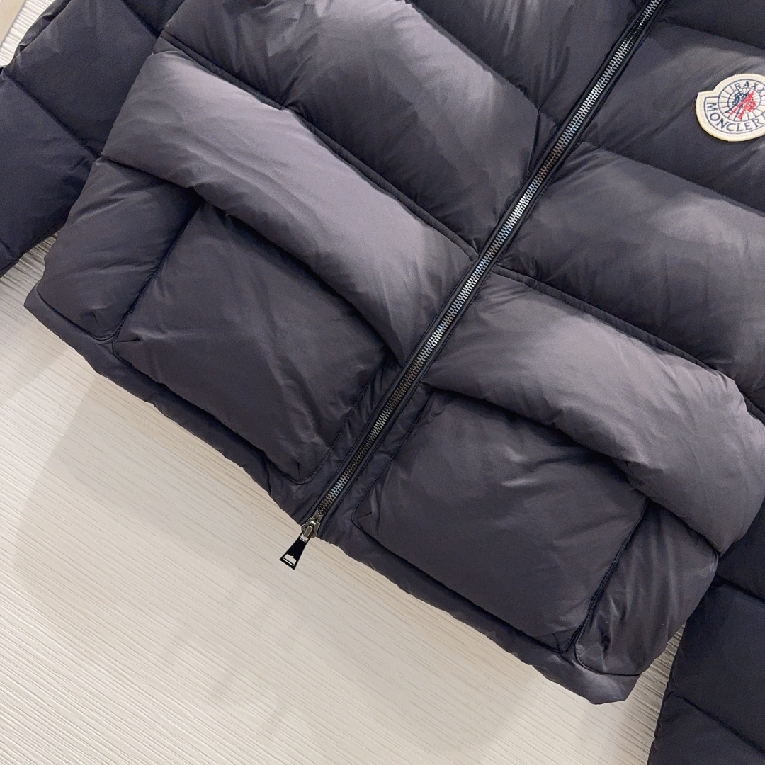 🛍️Moncle*👑2025FW新款羽绒外套 男女同款 90%白鹅绒 整体保暖效果拉满,独特的后背设计款