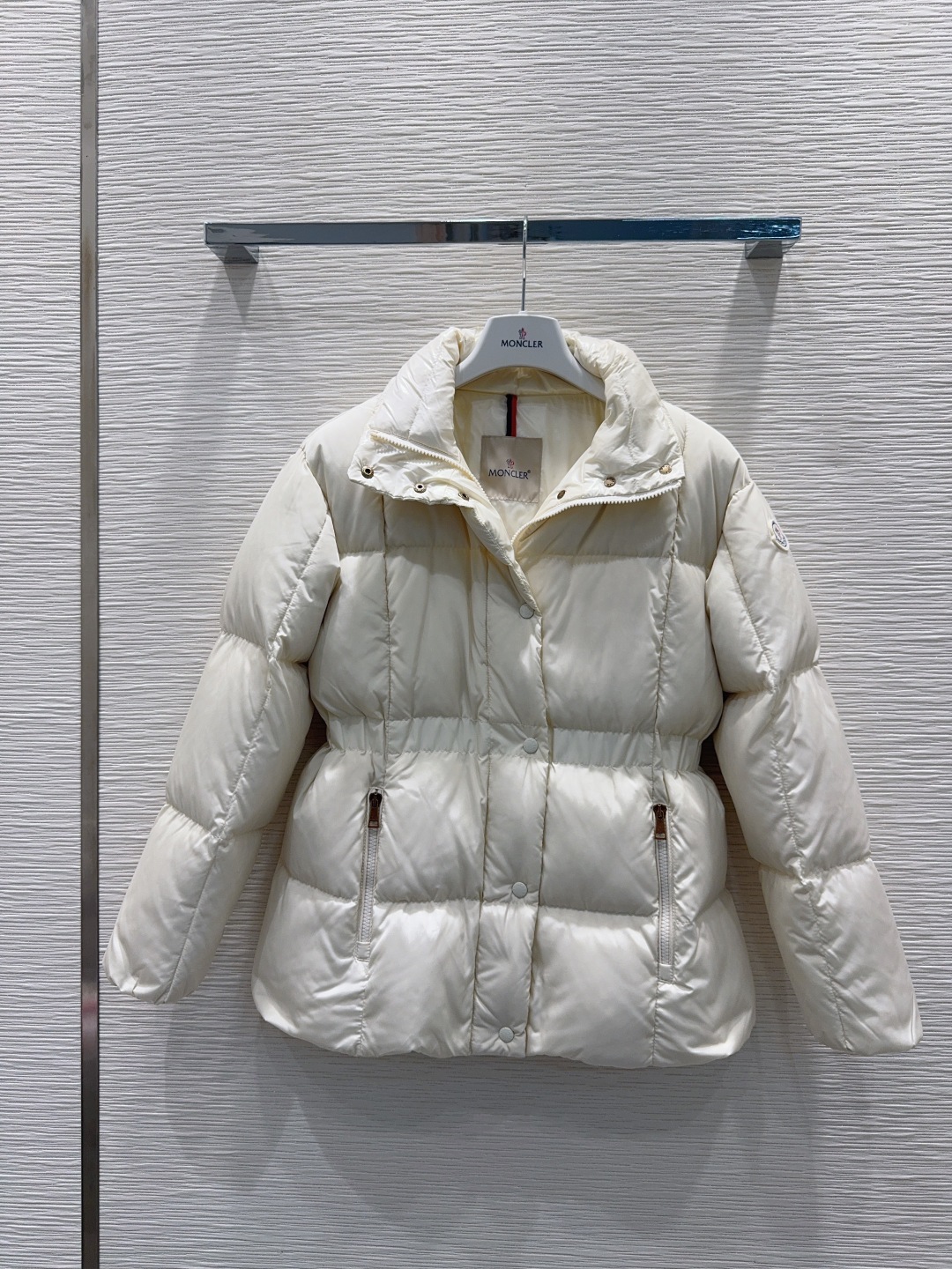 🛍️Moncle*👑2025FW新款羽绒外套 【鹅绒】 整体保暖效果拉满，独特设计款羽绒服 休闲时尚，经