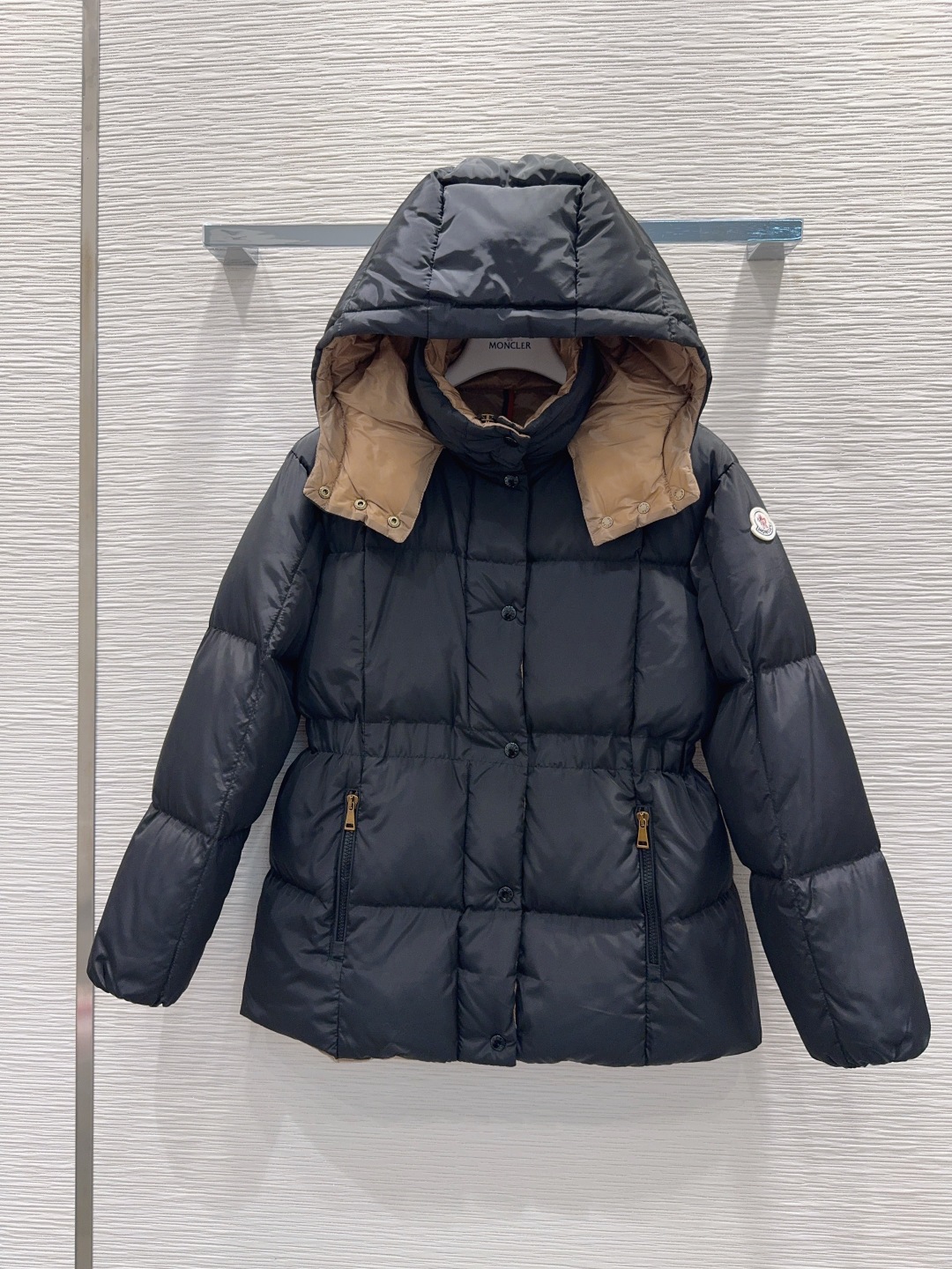 🛍️Moncle*👑2025FW新款羽绒外套 【鹅绒】 整体保暖效果拉满，独特设计款羽绒服 休闲时尚，经