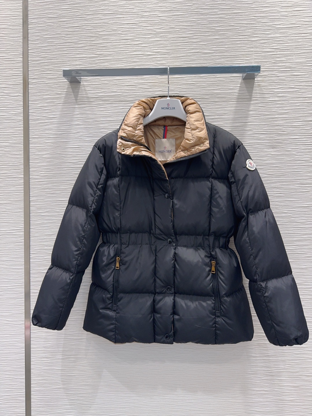 🛍️Moncle*👑2025FW新款羽绒外套 【鹅绒】 整体保暖效果拉满，独特设计款羽绒服 休闲时尚，经