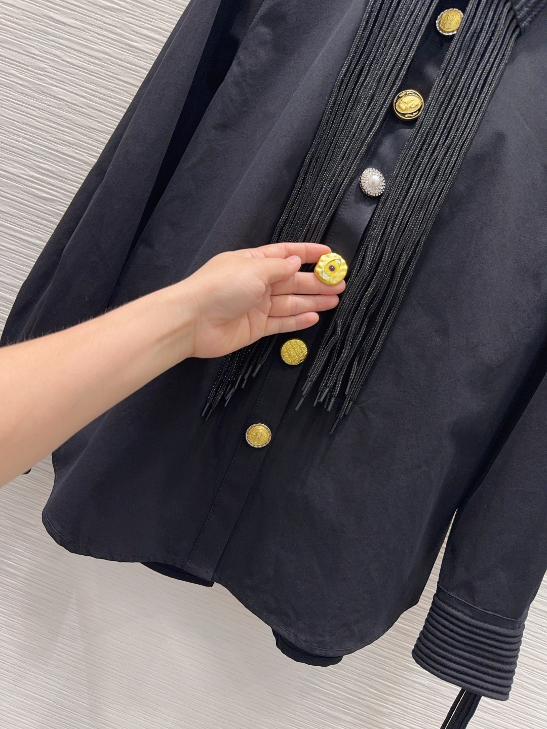 🛍️ Schiapare*lli 👑2025FW新款衬衣 低调奢华立体剪裁 精简线条感设计 高贵典雅又尽