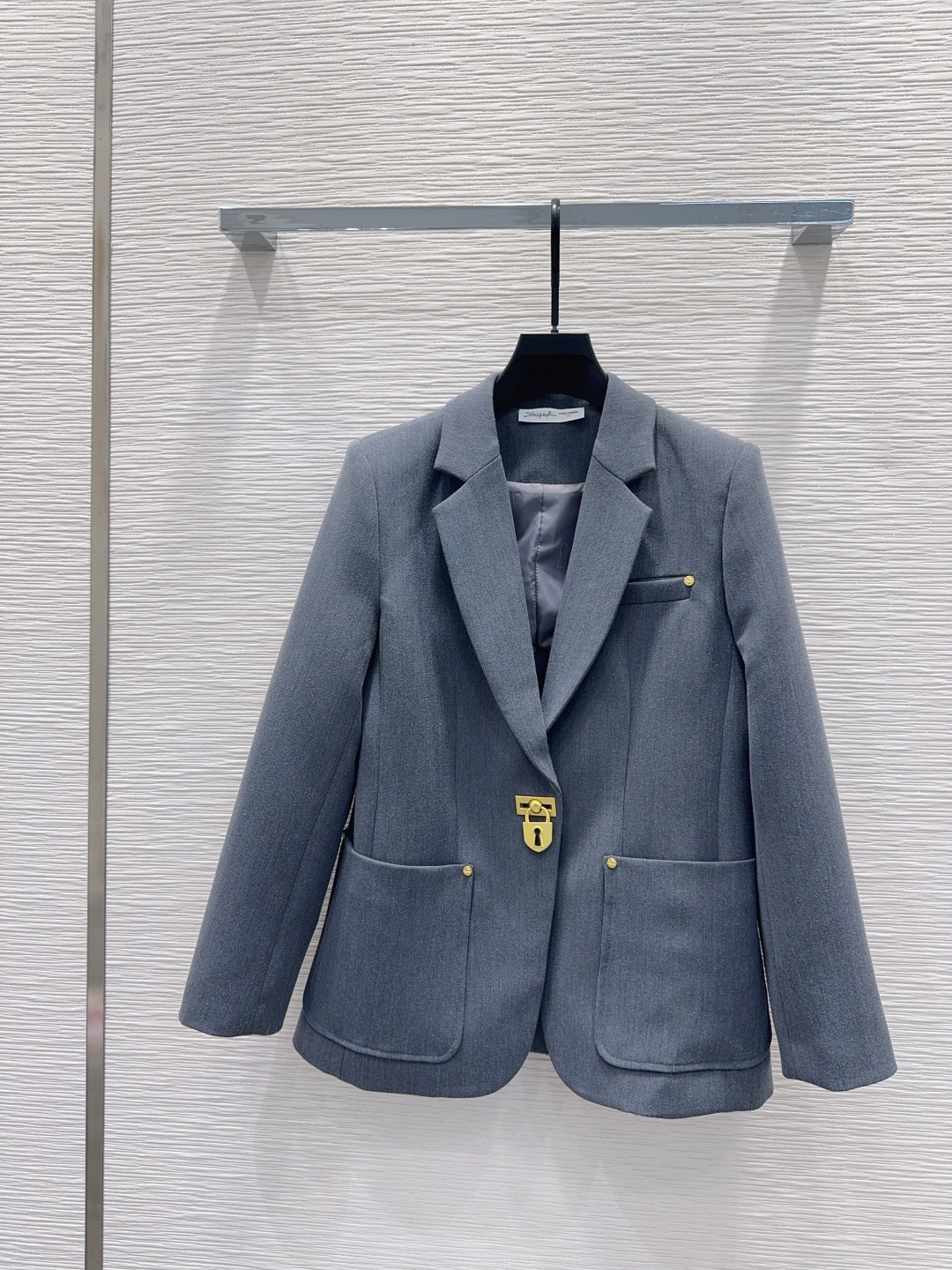 🛍️ Schiapare*lli 👑2025FW新款 简洁大气的西装外套 非常高级的进口质地 仔细看细节