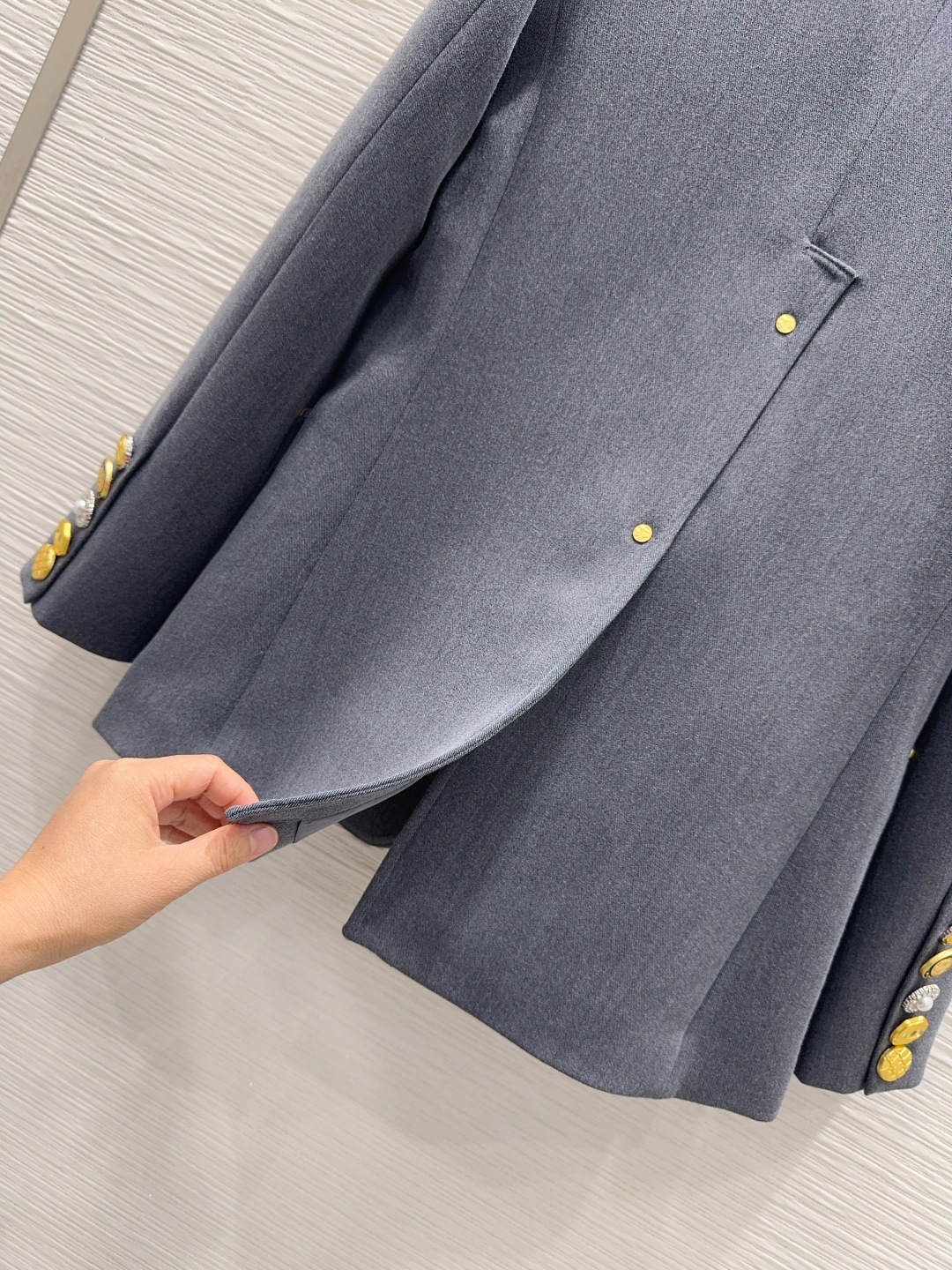 🛍️ Schiapare*lli 👑2025FW新款 简洁大气的西装外套 非常高级的进口质地 仔细看细节