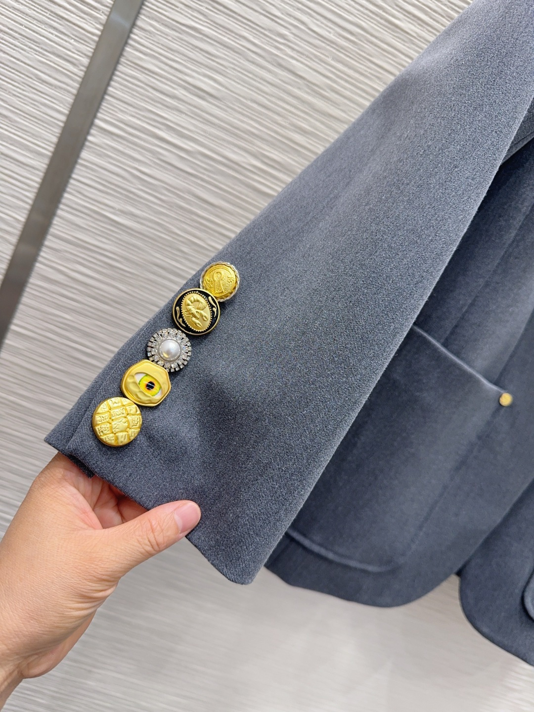 🛍️ Schiapare*lli 👑2025FW新款 简洁大气的西装外套 非常高级的进口质地 仔细看细节