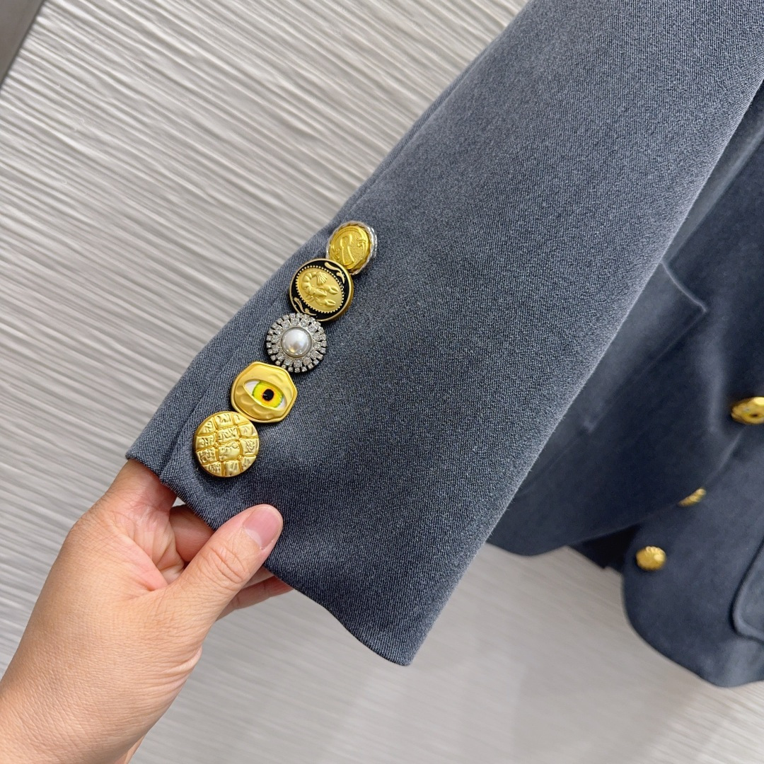 🛍️ Schiapare*lli 👑2025FW新款 简洁大气的西装外套 非常高级的进口质地 仔细看细节