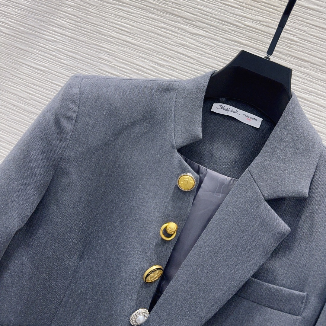 🛍️ Schiapare*lli 👑2025FW新款 简洁大气的西装外套 非常高级的进口质地 仔细看细节