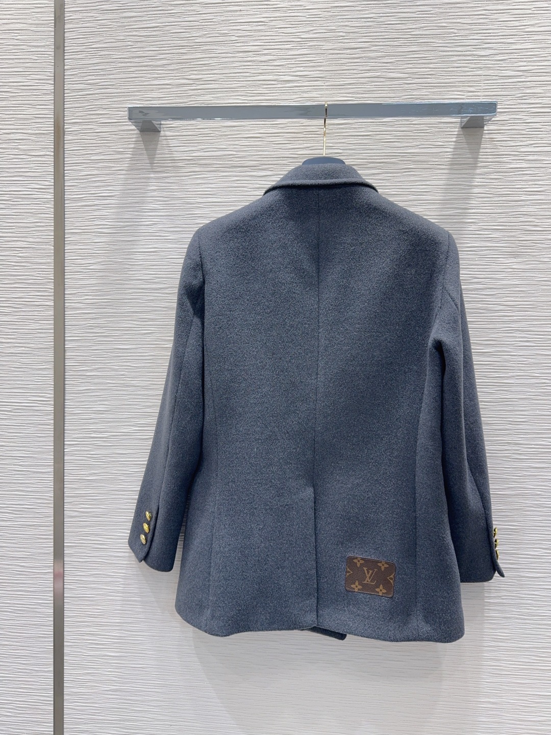 🛍️ Louis Vuitto* 👑2025FW新款 简洁大气的西装外套 非常高级的进口质地 仔细看细节