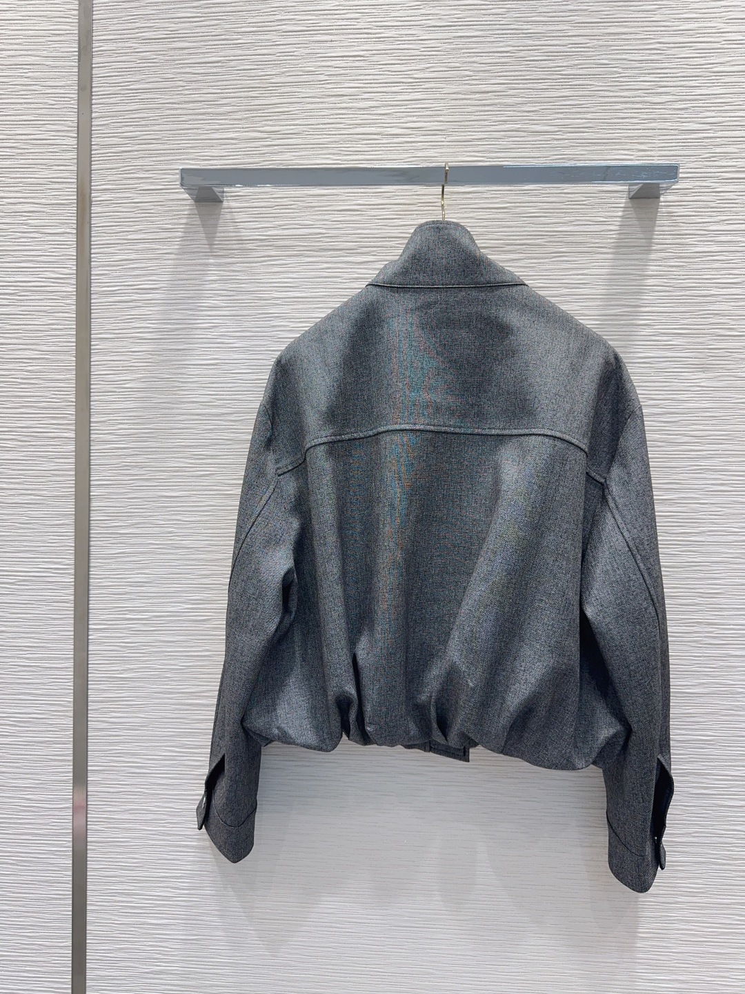 🛍️Miu Mi*👑 2025FW新款外套 出货即爆单 特殊材质有肌理感 每个小细节都非常注重 恰到好处