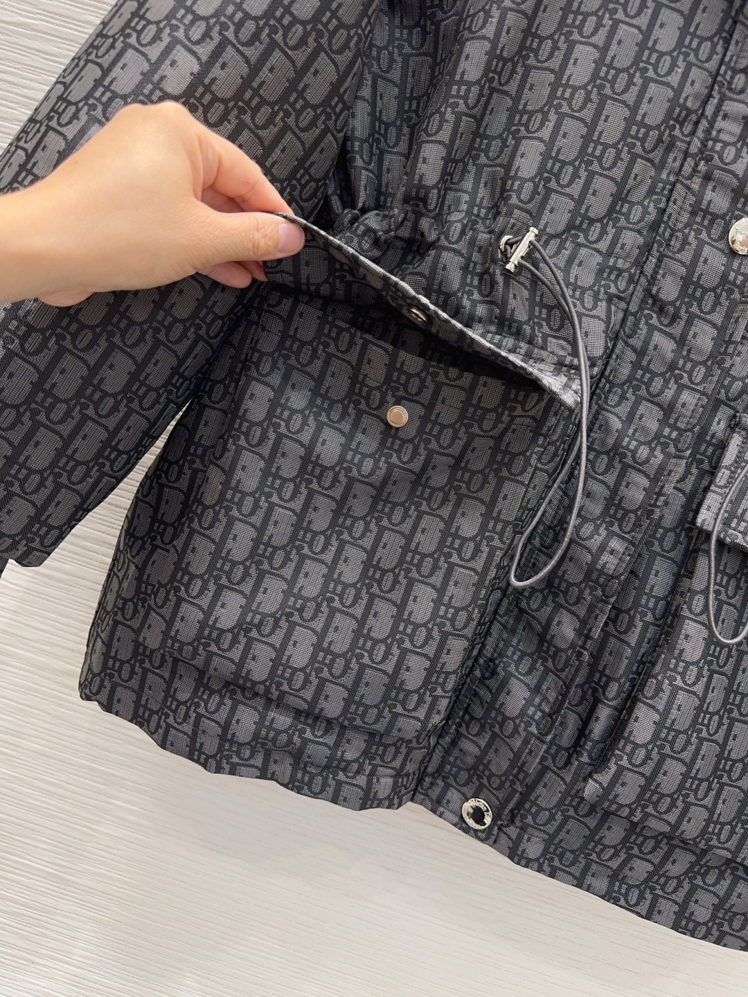 🛍️ Christian Dio* 👑2025FW新款夹棉外套 提花面料 经典又有型 各种都能完美驾驭～