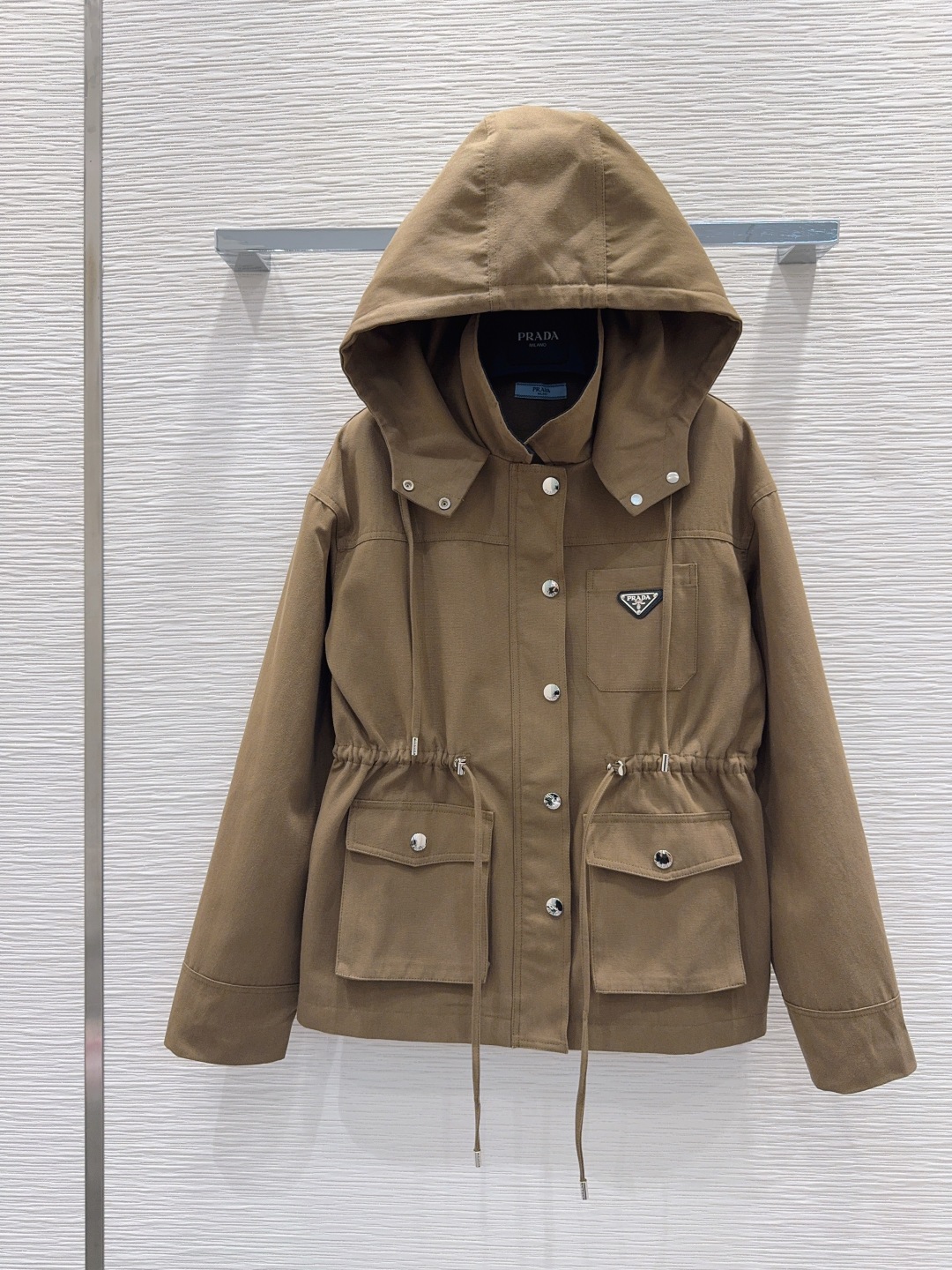 🛍️Prad*👑2025FW新款风衣外套 舒适百搭 贸易公司订单货！原单渠道货 好搭配 不可多得的一款！