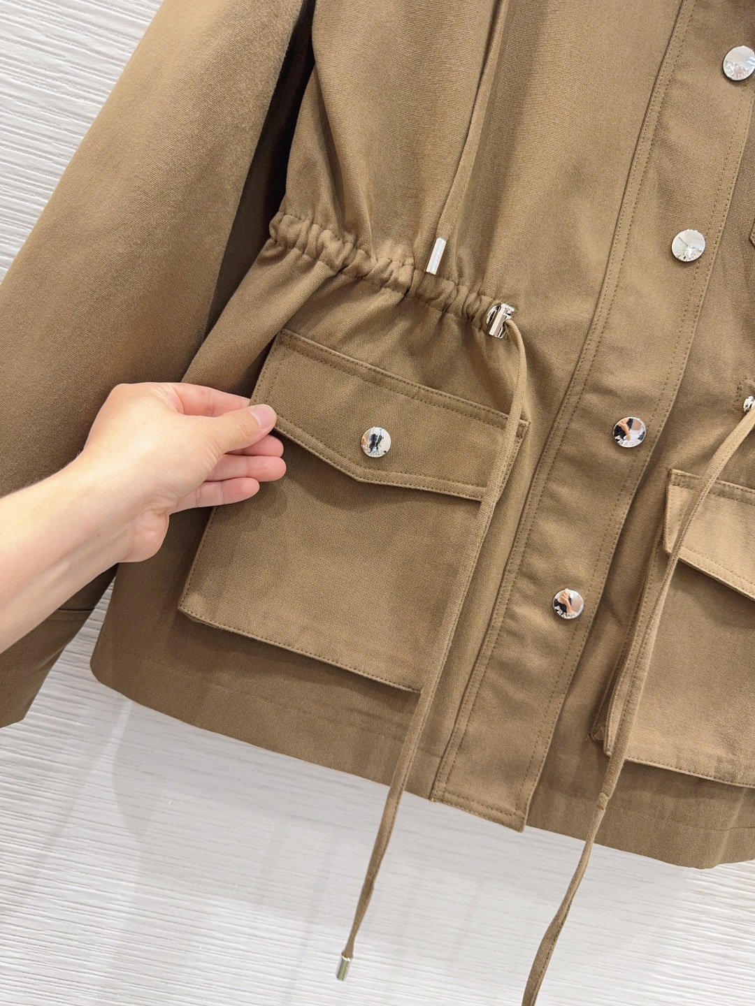 🛍️Prad*👑2025FW新款风衣外套 舒适百搭 贸易公司订单货！原单渠道货 好搭配 不可多得的一款！