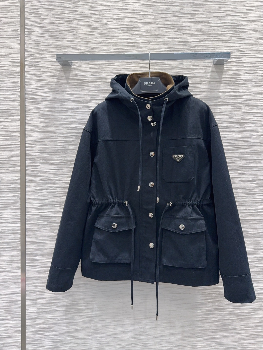🛍️Prad*👑2025FW新款风衣外套 舒适百搭 贸易公司订单货!原单渠道货 好搭配 不可多得的一款!