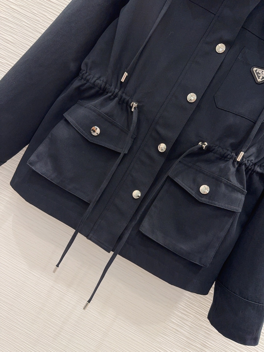 🛍️Prad*👑2025FW新款风衣外套 舒适百搭 贸易公司订单货!原单渠道货 好搭配 不可多得的一款!