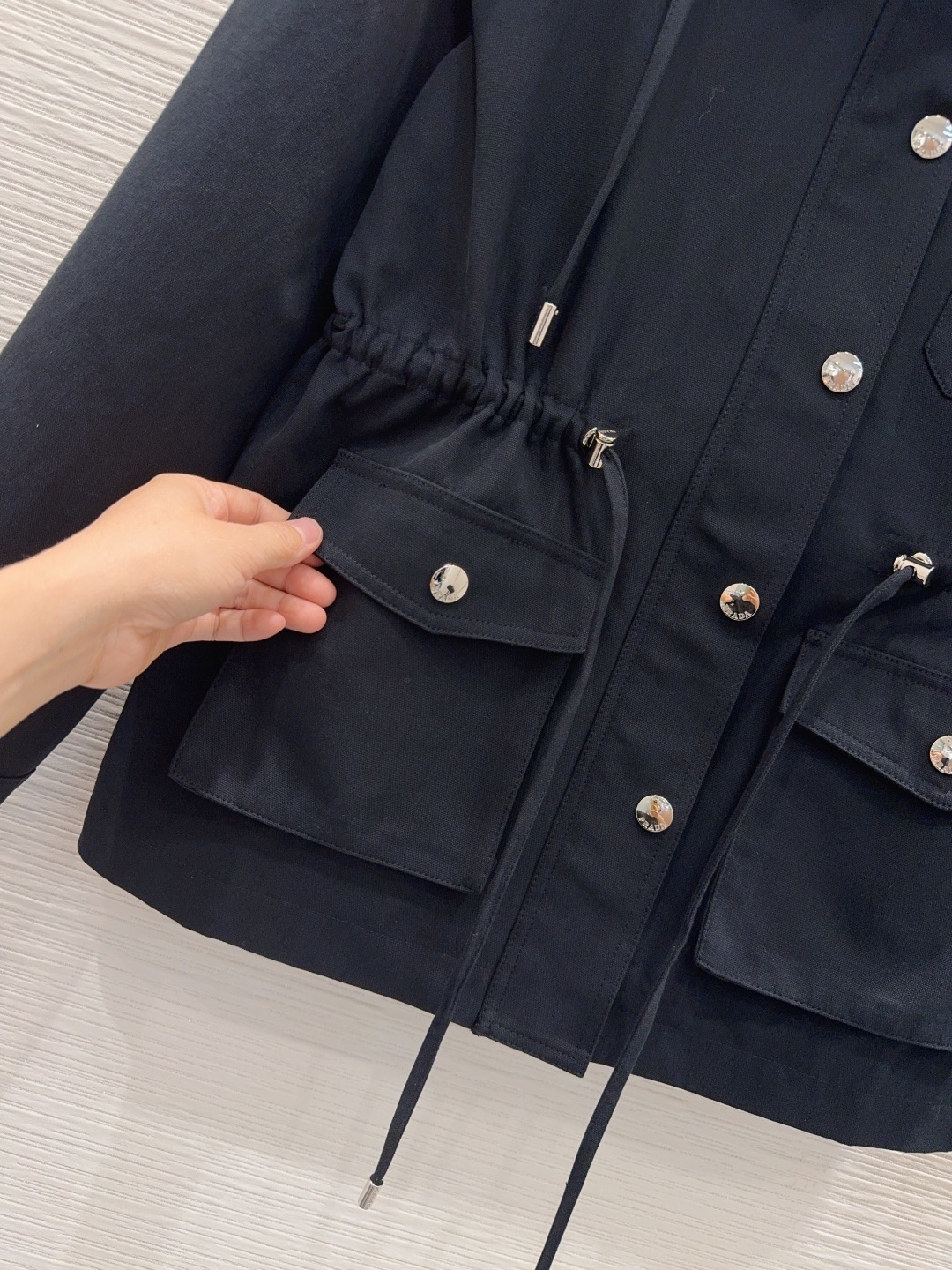 🛍️Prad*👑2025FW新款风衣外套 舒适百搭 贸易公司订单货!原单渠道货 好搭配 不可多得的一款!