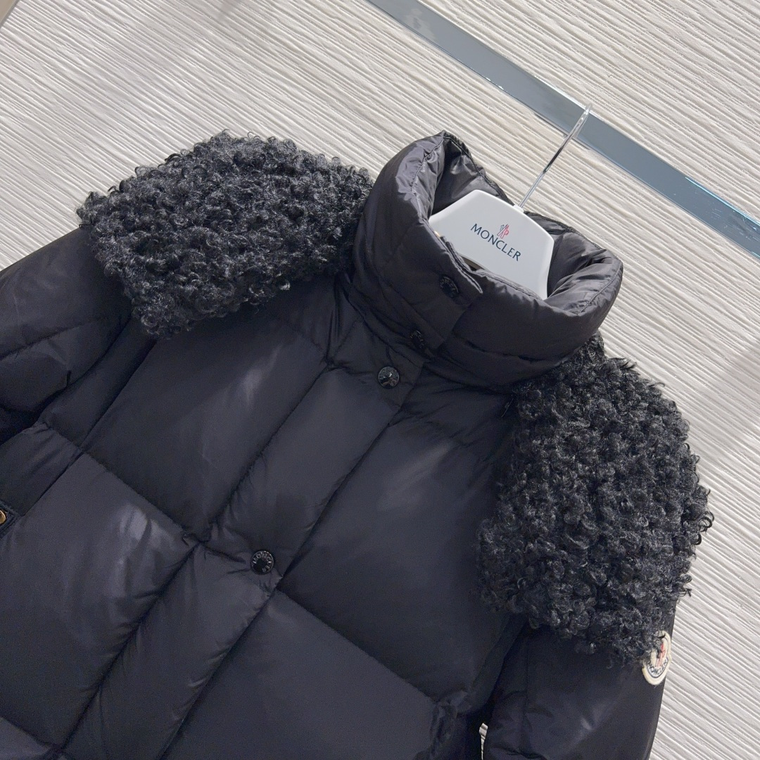 🛍️Moncle*👑2025FW新款羽绒外套 整体保暖效果拉满，独特设计款羽绒服 休闲时尚，经典logo