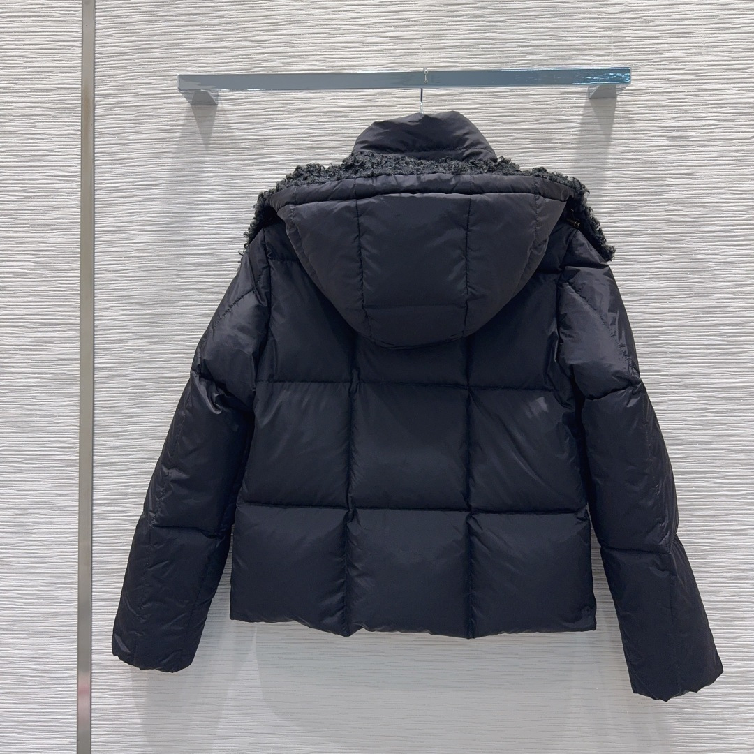🛍️Moncle*👑2025FW新款羽绒外套 整体保暖效果拉满，独特设计款羽绒服 休闲时尚，经典logo