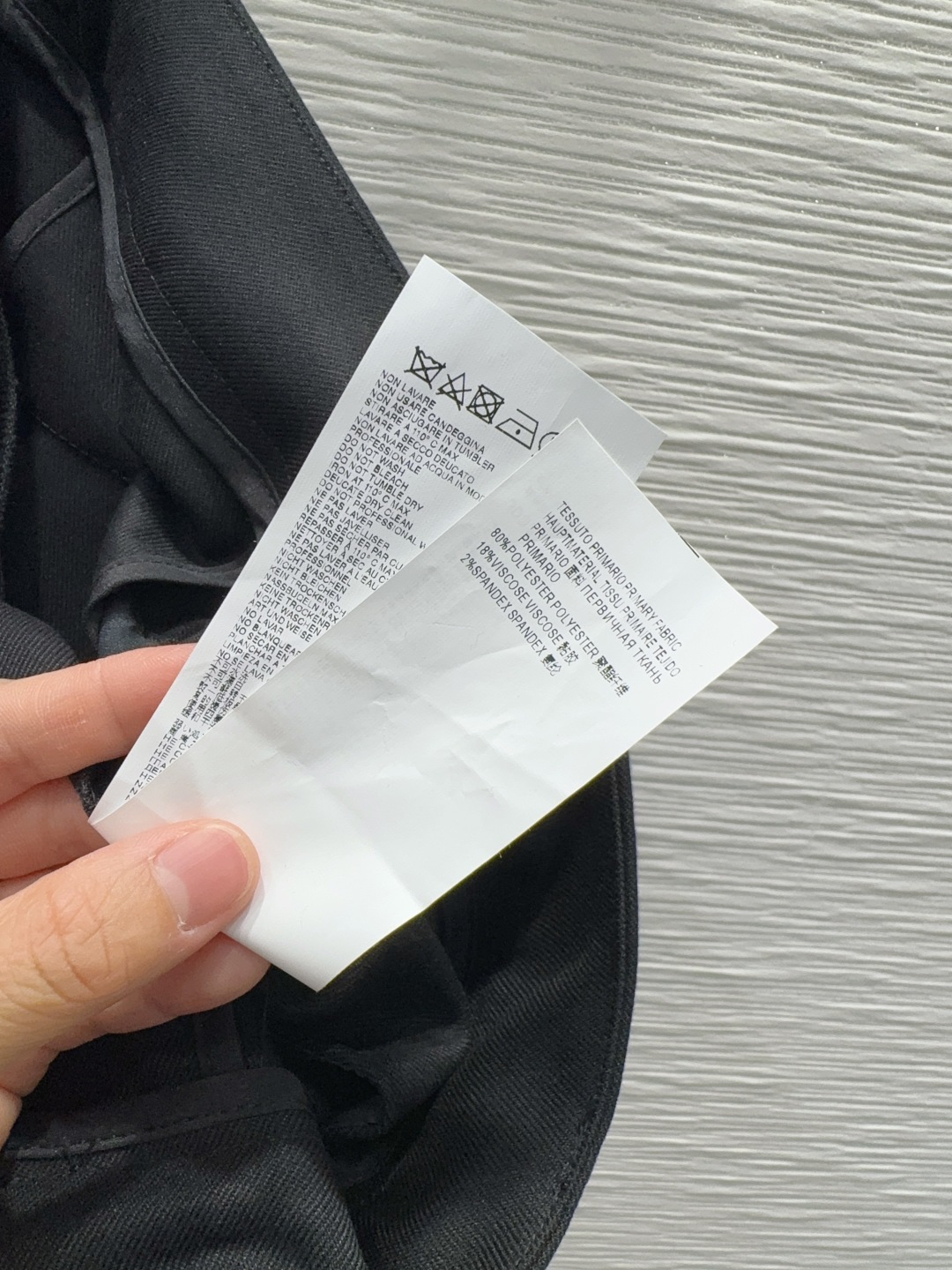 🛍️MM*6👑2025FW新款长裤 两色都很优秀 不挑剔身形要求 上身板板正正特别赞！搭配的风格也很通吃