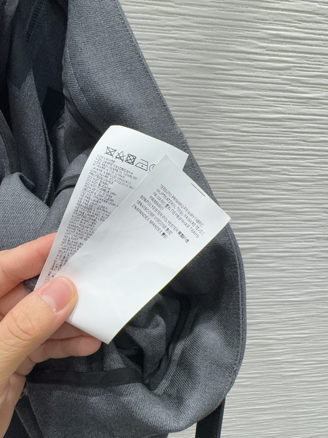 🛍️MM*6👑2025FW新款长裤 两色都很优秀 不挑剔身形要求 上身板板正正特别赞！搭配的风格也很通吃