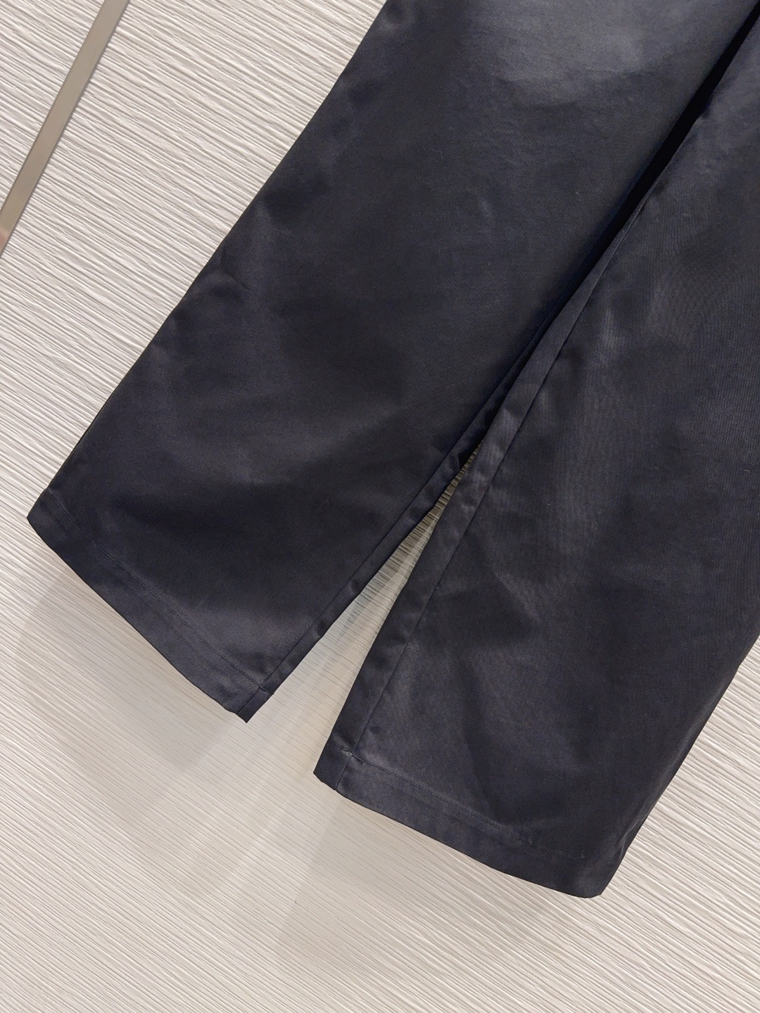 🛍️Prad*👑2025FW新款腰拼织带长裤 两色都很优秀 不挑剔身形要求 上身板板正正特别赞！搭配的风