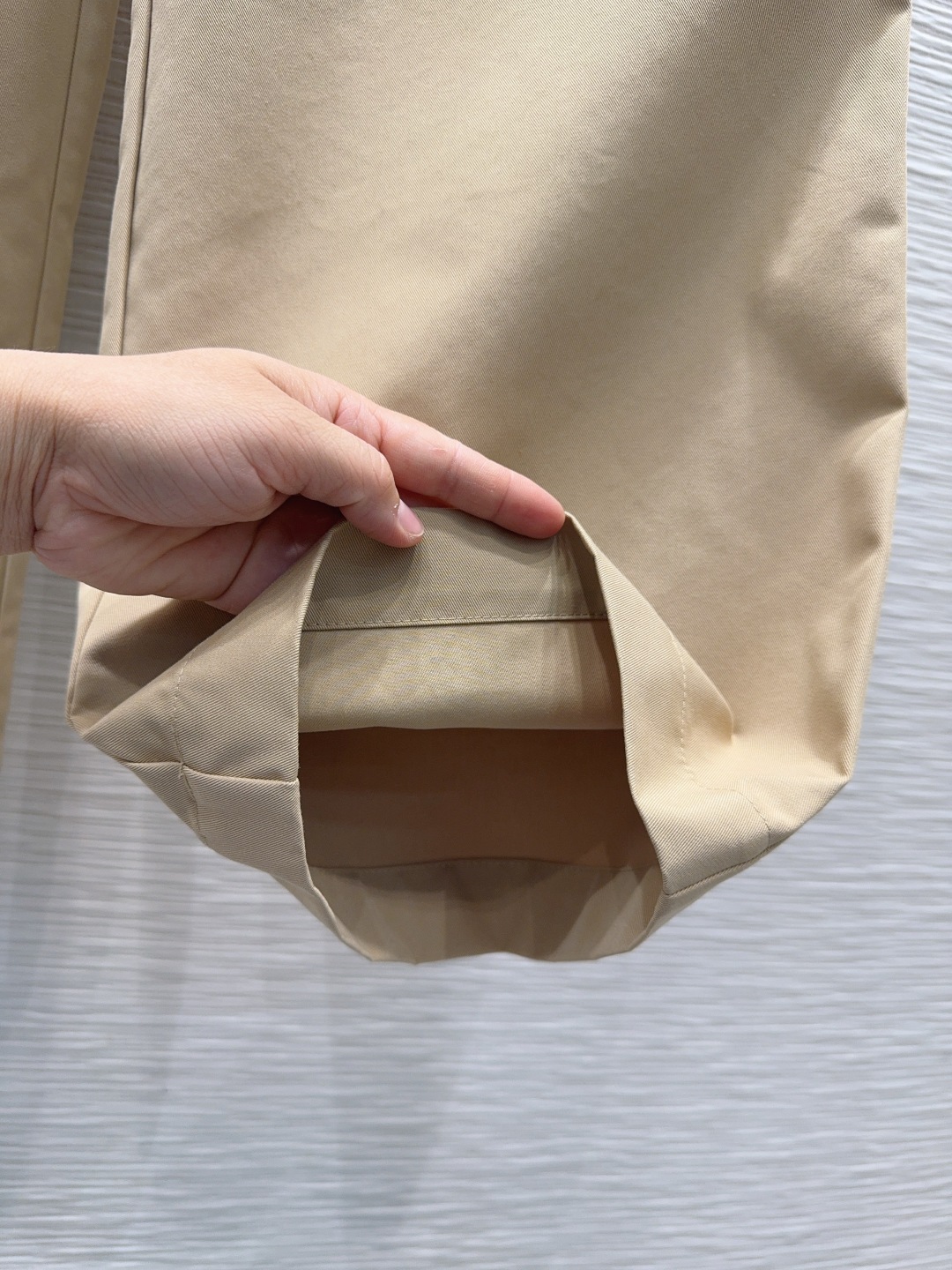 🛍️Prad*👑2025FW新款腰拼织带长裤 两色都很优秀 不挑剔身形要求 上身板板正正特别赞！搭配的风