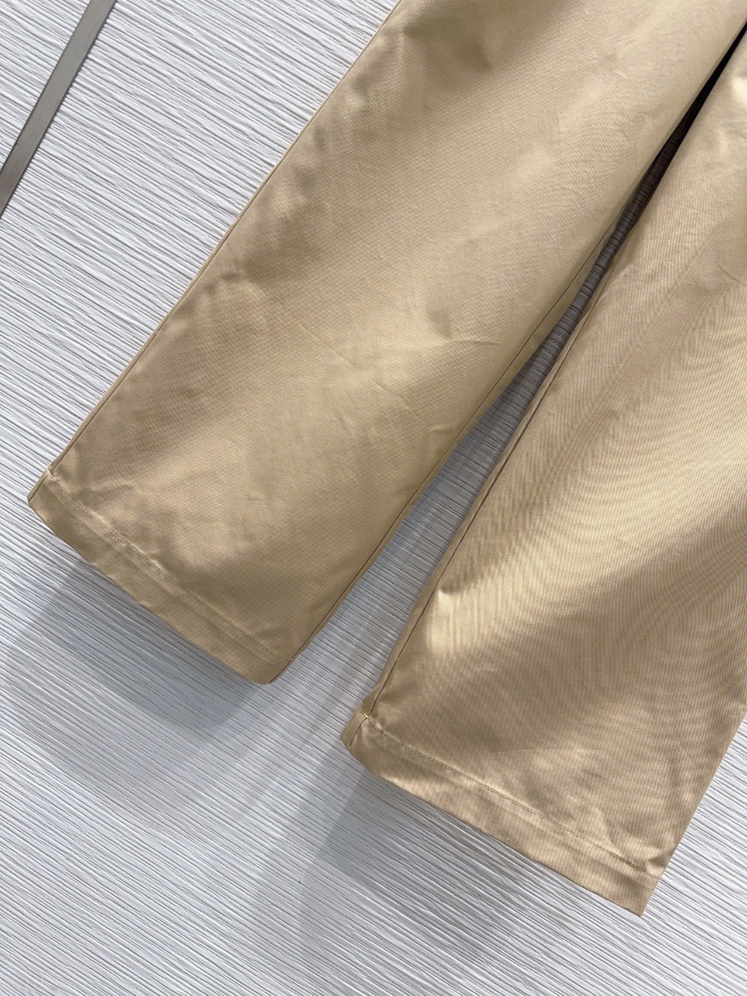 🛍️Prad*👑2025FW新款腰拼织带长裤 两色都很优秀 不挑剔身形要求 上身板板正正特别赞！搭配的风