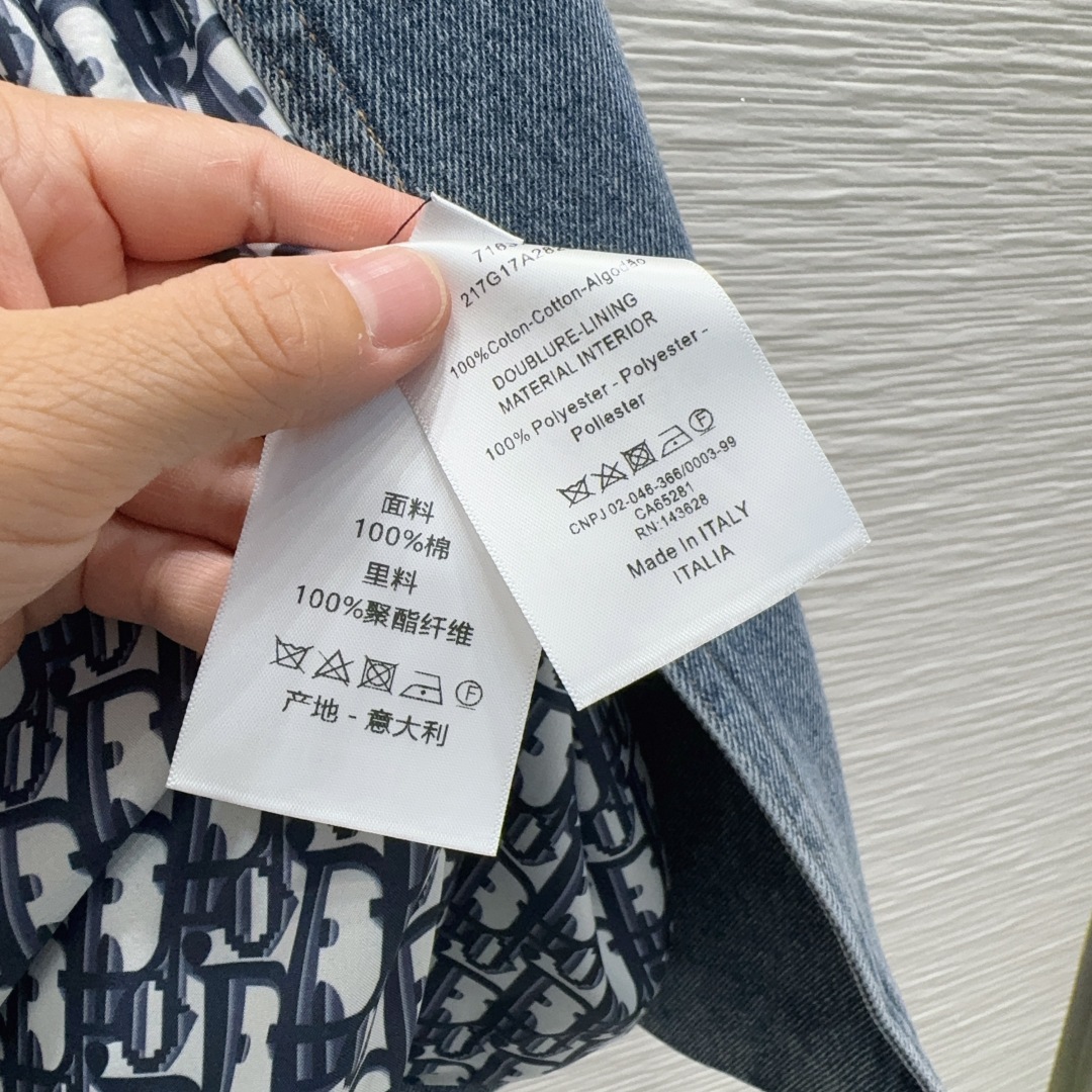 🛍️ Christian Dio* 👑2025FW新款 渐变色牛仔外套~超时髦新款丹宁牛仔 酵洗个性色调