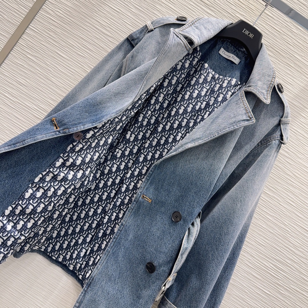 🛍️ Christian Dio* 👑2025FW新款 渐变色牛仔外套~超时髦新款丹宁牛仔 酵洗个性色调