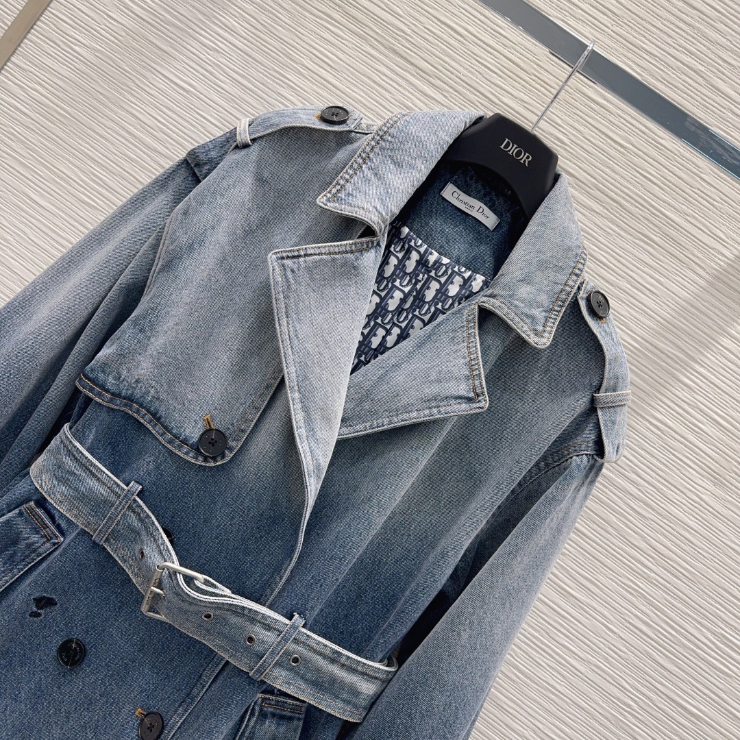🛍️ Christian Dio* 👑2025FW新款 渐变色牛仔外套~超时髦新款丹宁牛仔 酵洗个性色调